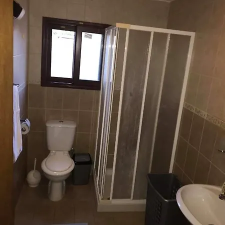 Laona Appartement Dhrousha